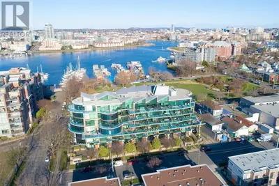 Image de Spacious Walk-out Townhome steps to Fisherman's Wharf & Ocean, 2 Bed + Office!