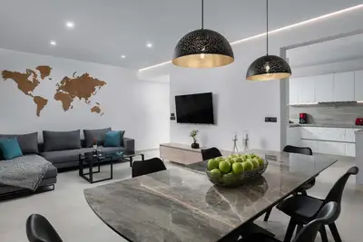 Image de Appartement de vacances Rodos pour 1 - 6 personnes avec 3 chambres à coucher - Logement de vacances