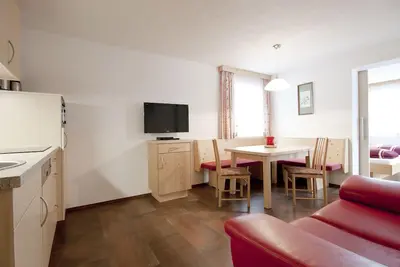 Image de Appartement-Famille-Salle de bain privée séparée-Balcon-Top 4