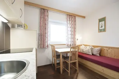 Image de Appartement-Salle de bain privée séparée-Vue sur Jardin-Top 5