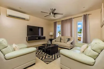 Image de Amazing Modern 4br3ba Villa w\/ Large Private Pool
