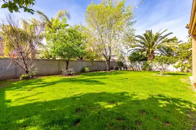 Image de Luxury modern retreat with tropical backyard-at a great Location-Ez Fwy access