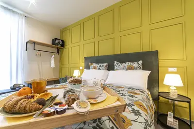 Image de Stay with Comfort Double room with en suite bathroom and balcony.