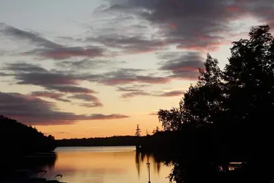 Image de Cozy apartement  Lorimer Lake