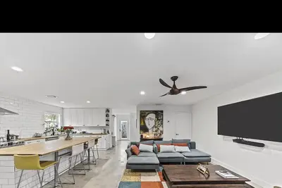 Image de Clean, quiet, beach house vibe