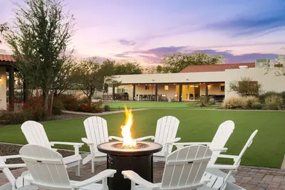 2 Homes | Pool | Splash Pad | Putting Green Jungle Gym
