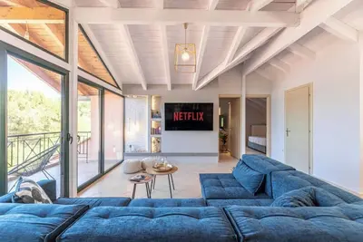 Image de Gregory's loft (100 meters from the beach)