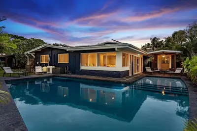 Image de 3, 200 sq ft House with Pool, 6 Bedrooms, walking distance to Kailua and Lanikai