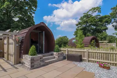 Curlew Corner, romantic, with hot tub in Lancaster