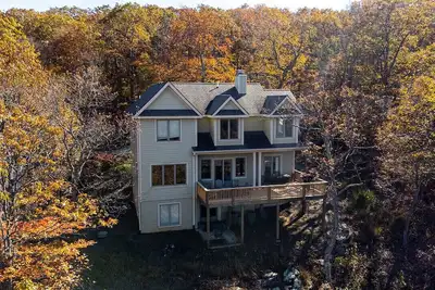 Image de Luxury Black Bear Lodge: Stunning 4 Season Mountain Views! Perfect for Families.