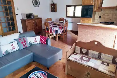 Image de Duplex lumineux avec mezzanine, proche pistes et centre, balcon sud, garage inclus