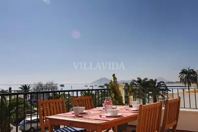 Image de Seafront Marina 1 Apartment