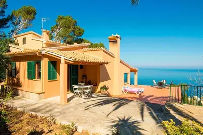 Image de Villa with Wi-Fi and stunning sea views.