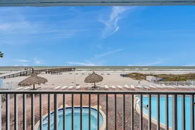 Image de Sand Dollar 109 is a spectacular Gold rated two-bedroom, two-bath condo.