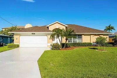 Image de Villa Cape Coral Gulf Access Western Exposure Heated Pool Hot Tub 5 Bedrooms 2 B