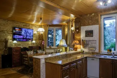 Image de Woods covered luxury villa