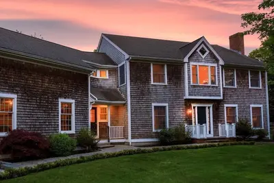 Image de Stunning 4 bedroom with access to private beach