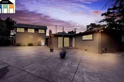 Image de Beautiful safe family oriented quite and  relaxing house with all Ammunities.