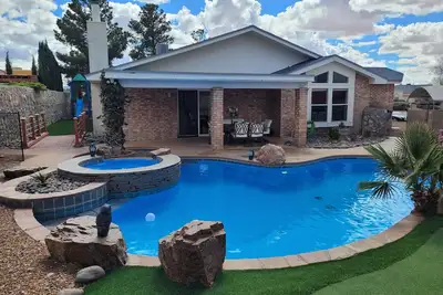 Image de Your \"Home away from Home\", Modern Oasis In The Desert\".