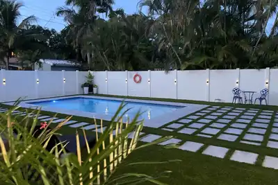 Image de Cozy House 2 Bd/ Bbq area/ Saltwater heat Pool, 3 min to the Hollywood Beach