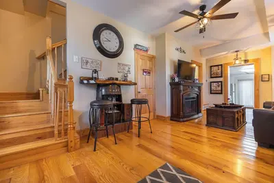 Image de Amazing! 2 Bed Townhouse in the Heart of Dbq!