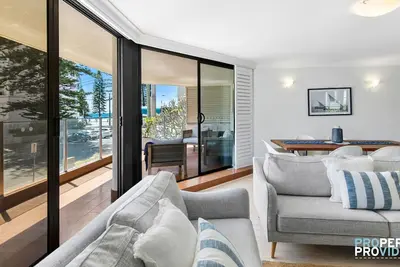 Image de 50m to Manly beach - 3 bedrooms + pets welcome