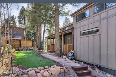 Image de \"Large\" Tiny Home with Hot Tub perfect for a family get-away or girl's weekend!