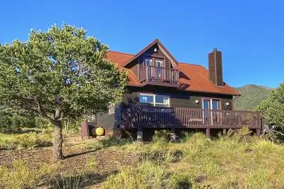 Image de Mountain lodge w\/ panoramic views from hot tub