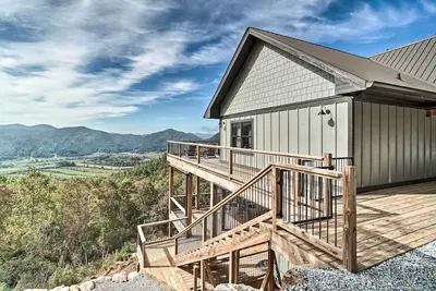 Image de Luxury Rabun Gap Getaway w\/ Soaring Views!