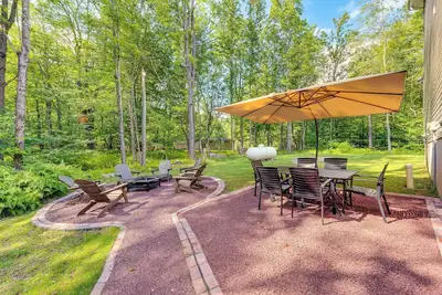 Image de Walk to Beach: Family-Friendly Arrowhead Lake Home