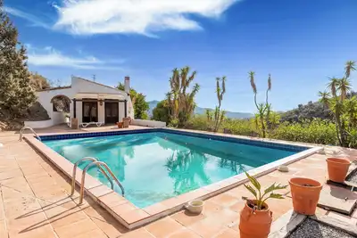 Image de Maison de vacances 'Finca Arroyo De Las Adelfas' avec vue sur les montagnes et piscine privée