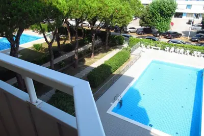 Image de Appartement cosy dans une résidence avec piscine partagée