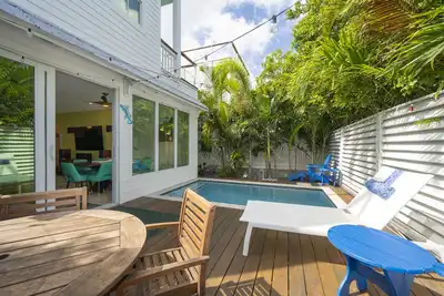 Image de Green Goddess - 4 Bd/3 Ba Amazing 360 Degrees Rooftop Views! RealKeyWest
