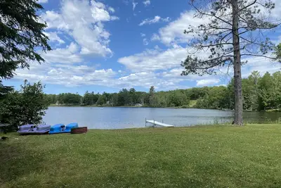 Image de Four Bedroom Family and Pet Friendly Home on a Quiet, Private Lake! ! !