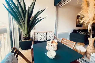 Image de La Méditerranée Appartement au coeur du Village 50 m de la plage