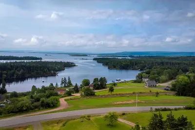 Image de Veronica’s Place - Brand new, roomy cottage on the Bras D'Or Lakes
