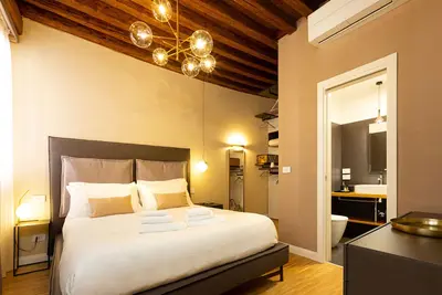 Image de Two bedroom apartment with ensuite bathrooms in a perfect location.