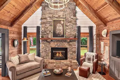 Image de The Owl'S Nest-Luxury cabin in Hendersonville