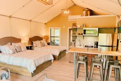 Image de The place you have been looking for! Brand new Cabin on gorgeous Creek! - Sg12