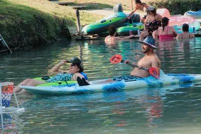 Image de Rare Find! New waterfront Cabin with kayaking, hiking, pools & hot tub! Sg20