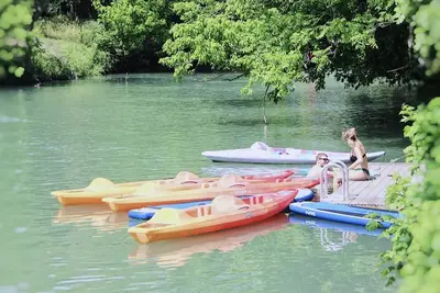 Image de Brand new waterfront Cabin with many amenities: Pool, hot tub & kayaking. - Sg5