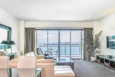 Image de Spacious Executive Apartmt, great Views! Location