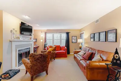 Image de Mountain view condo with fireplace, pool, hot tub, tennis, washer/dryer & cable