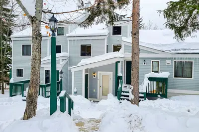 Image de Mountain-view condo near Sachem Trail with pool - walk to lifts