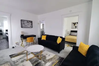 Image de Charming Unit, Free Laundry & Parking12 minutes to Downtown