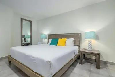 Image de Turibana Plaza Deluxe w\/ King Size Bed & Sofa