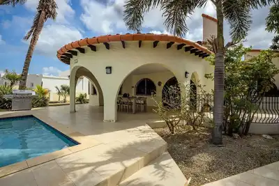 Image de Beautiful 4br 3ba Villa w/ Private Pool & Jacuzzi