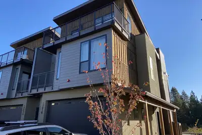 Image de Ski Lease this Brand New Townhome in Truckee at Cold Stream, 31 day minimum.