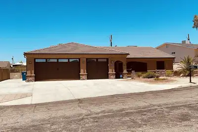 Image de Desert Oasis! Duel Master, 6 beds, 4 Bedroom, 3 Baths! Heated Pool & Jacuzzi!