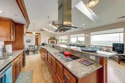 Image de Crescent City Getaway w/ Panoramic Ocean Views!